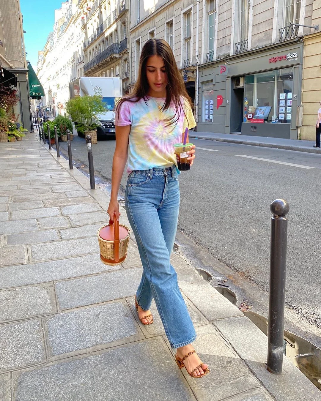 Как летом одеваются французские женщины: 50 примеров из Instagram - фото 484314