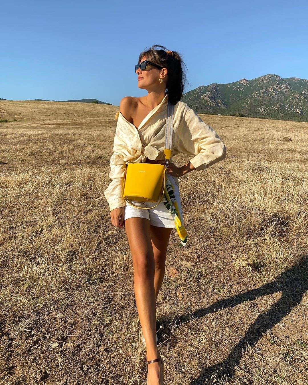 Как летом одеваются французские женщины: 50 примеров из Instagram - фото 484320