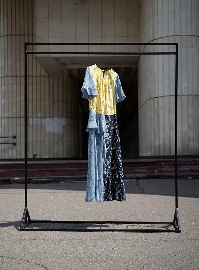 Без моделей: украинский бренд Poustovit показал, как одежда «гуляет» по улицам Киева - фото 484839