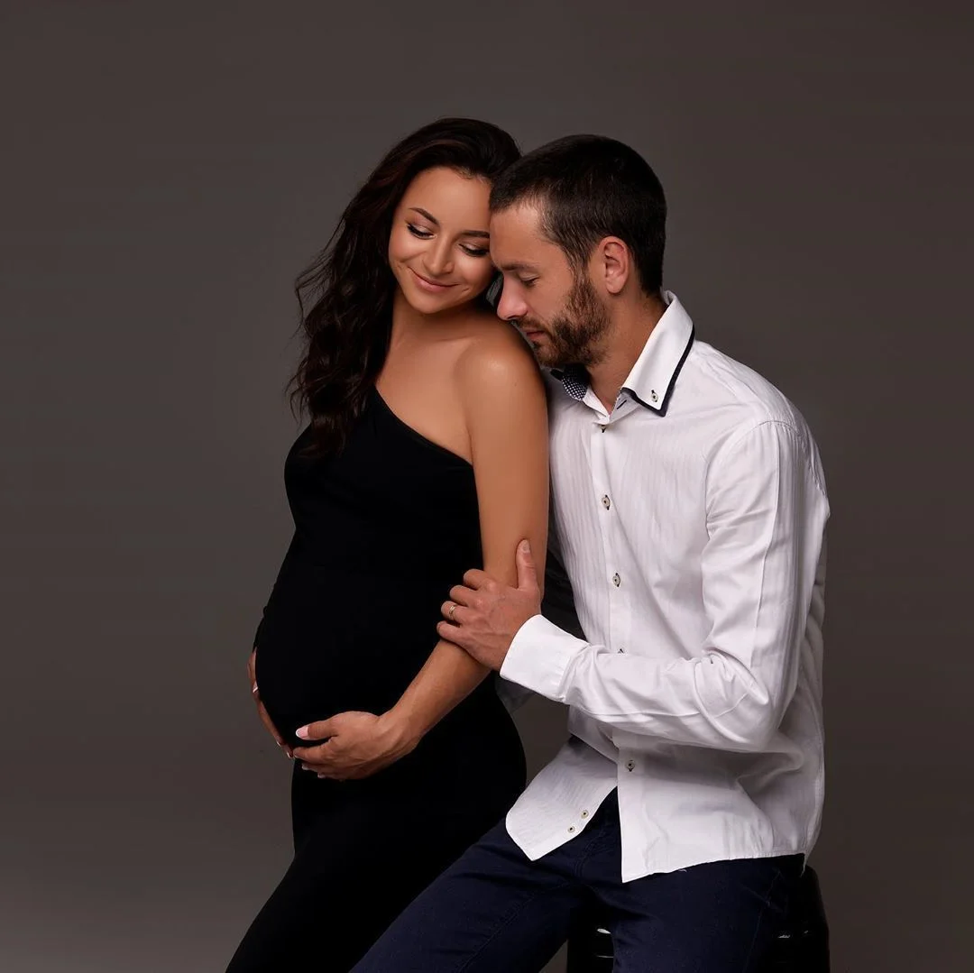 Беременная Илона Гвоздева показала невероятно нежные фото с мужем - фото 485105