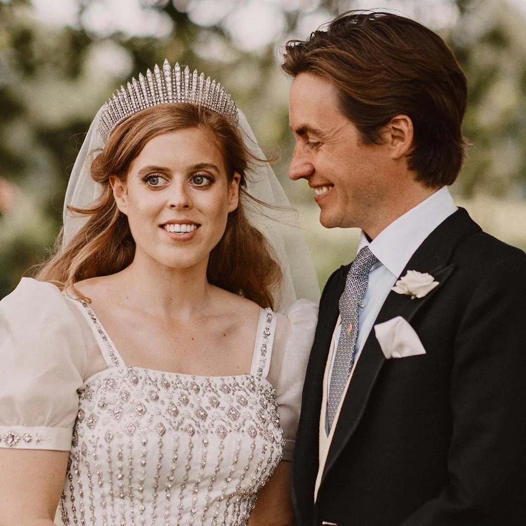 Любовь спасет мир: официальные фото свадьбы принцессы Беатрис и Эдоардо Мапелло Моцци - фото 485224