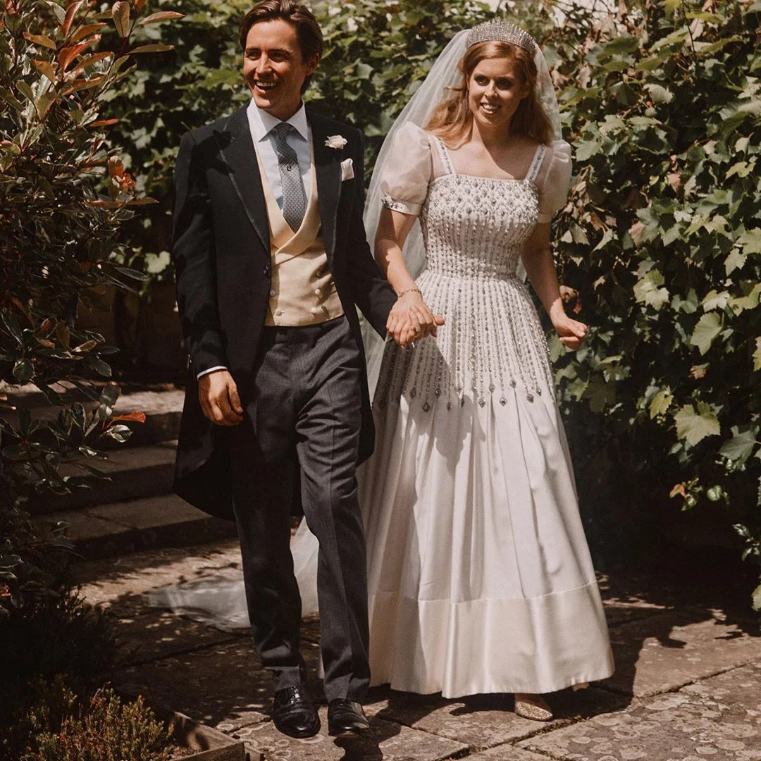 Любовь спасет мир: официальные фото свадьбы принцессы Беатрис и Эдоардо Мапелло Моцци - фото 485226