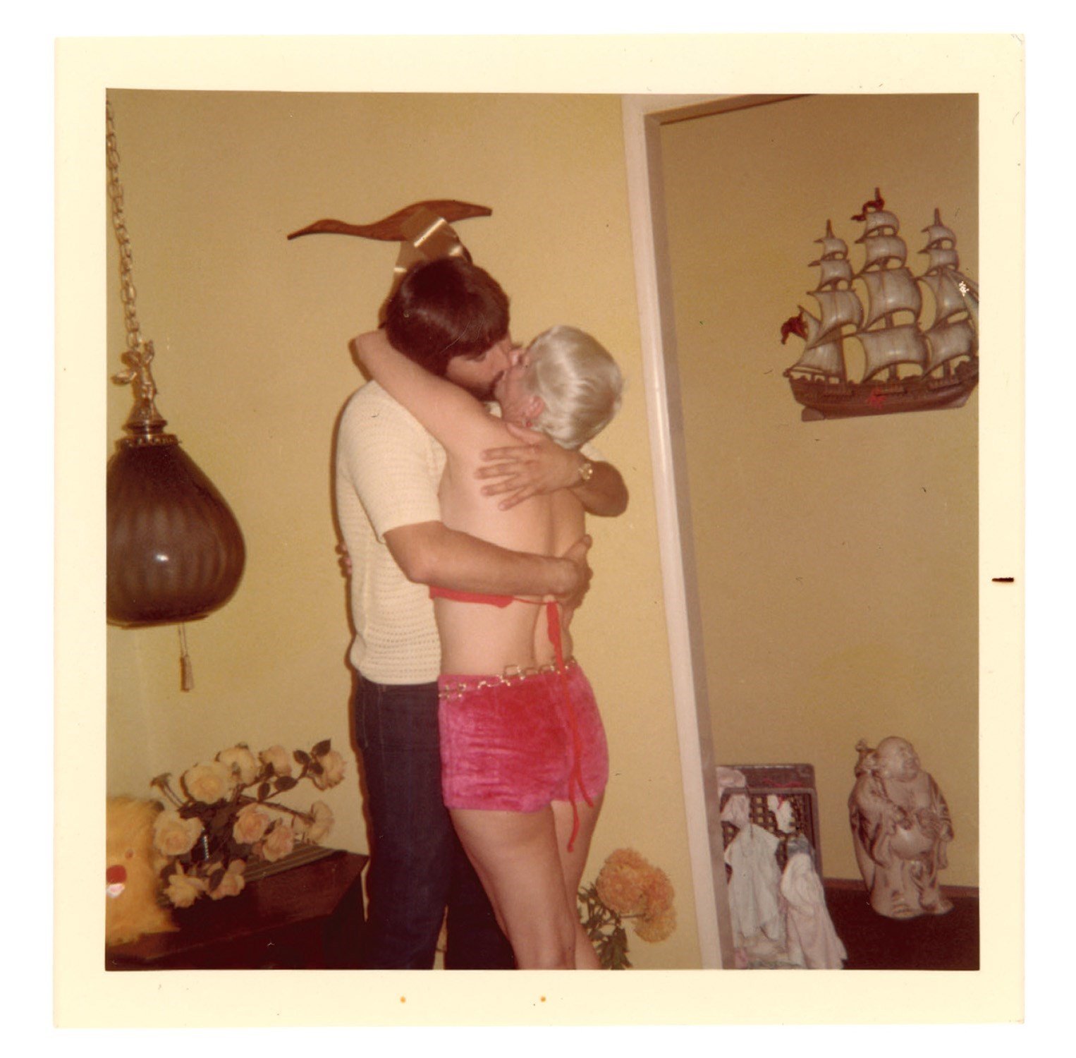 Машина времени: архивные фото о том, как целовались влюбленные 100 лет назад - фото 486036