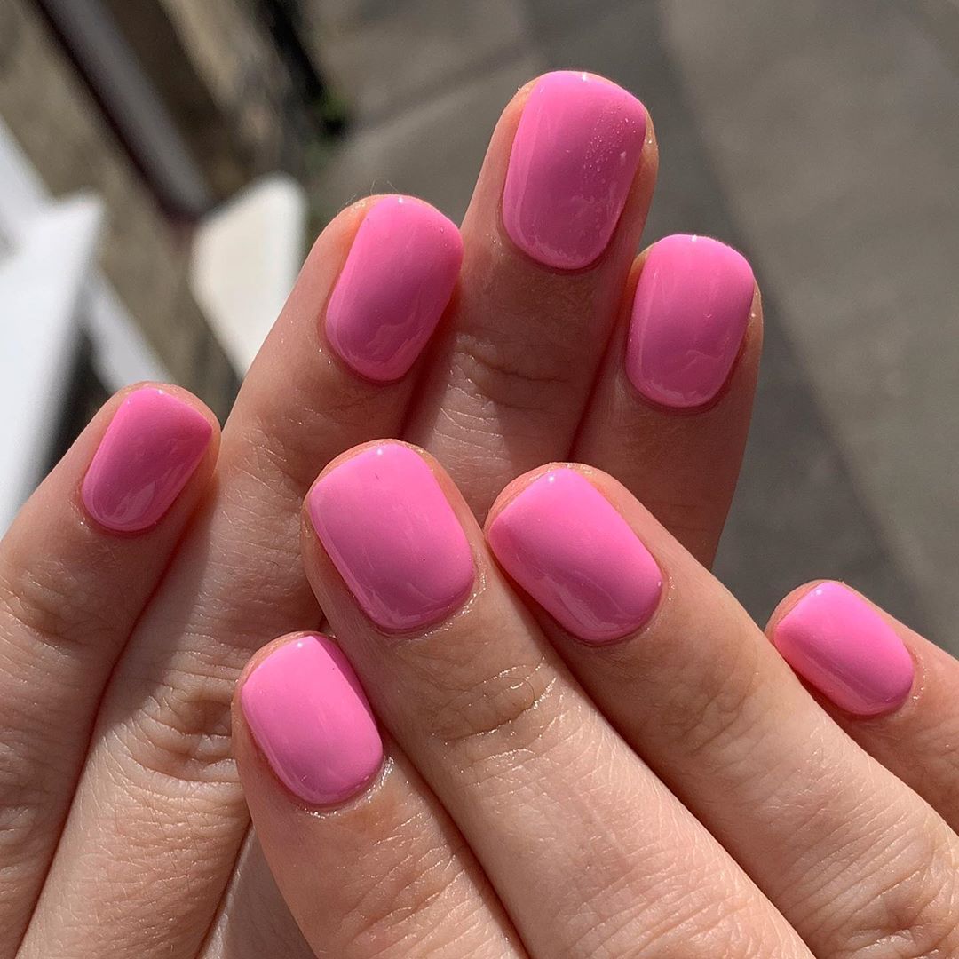 20 ідей манікюру кольору bubble gum - топового відтінку лаку 2020 - 486233 20 ідей манікюру кольору bubble gum - топового відтінку лаку 2020 - фото 486233