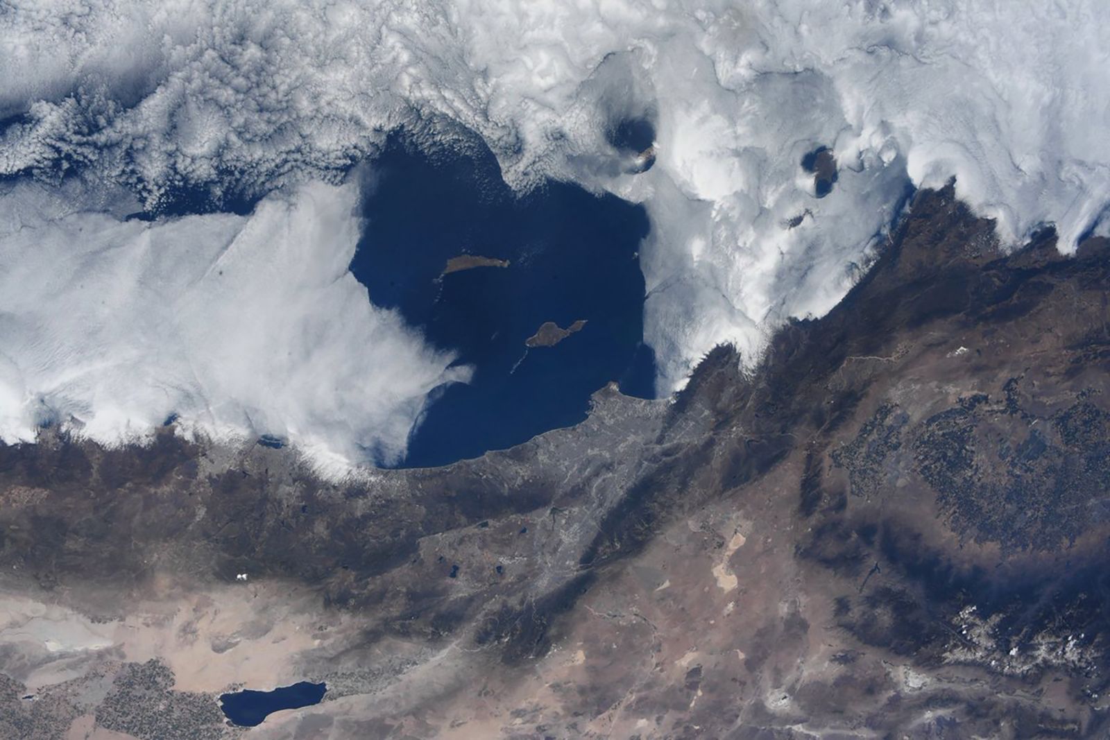 17 впечатляющих фото, которые сделали астронавты во время исторической миссии NASA-SpaceX - 487172 17 впечатляющих фото, которые сделали астронавты во время исторической миссии NASA-SpaceX - фото 487172