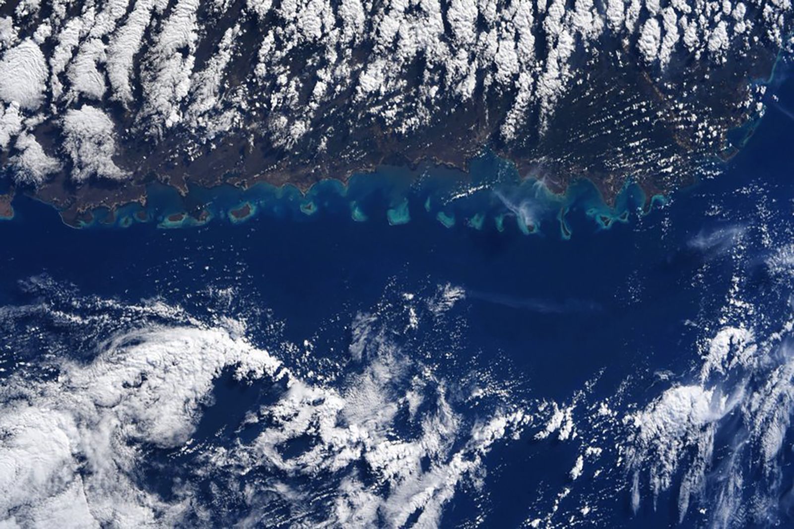 17 впечатляющих фото, которые сделали астронавты во время исторической миссии NASA-SpaceX - 487185 17 впечатляющих фото, которые сделали астронавты во время исторической миссии NASA-SpaceX - фото 487185