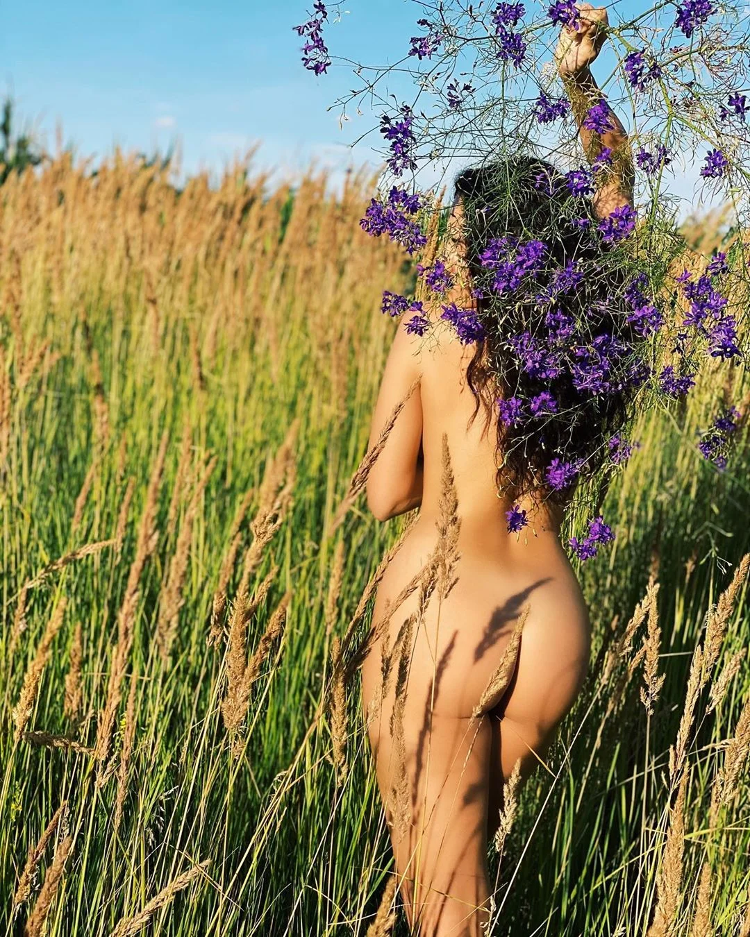 Настя Каменських показала свою любов до літа у фото, на якому зовсім гола - фото 488436