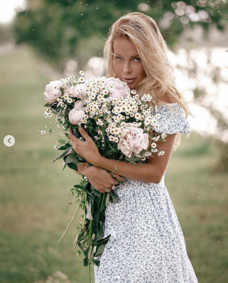 Юлия Думанская показала свои детские фото, на которых не узнать сексуальную певицу - фото 488537