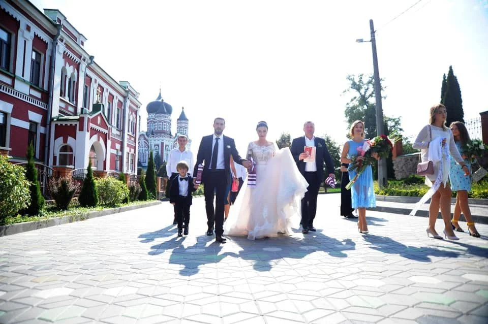 Анастасия Приходько показала трогательные фото со своего венчания - фото 490268