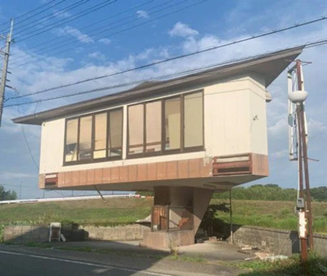 Якась магія: у Японії знайшли будинок, що «зламав» мозок інженерам - фото 490304