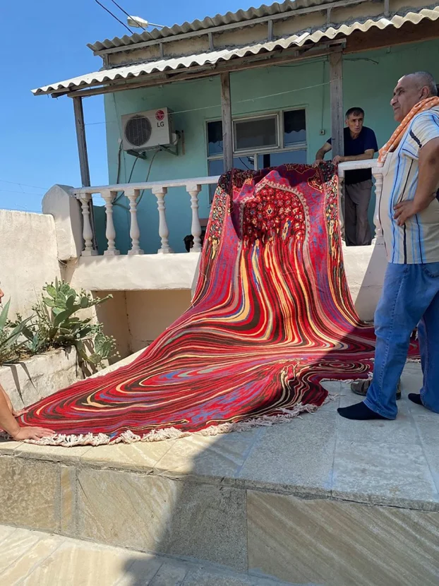 Азербайджанець створив килим-ілюзію, і це вершина майстерності - фото 490372