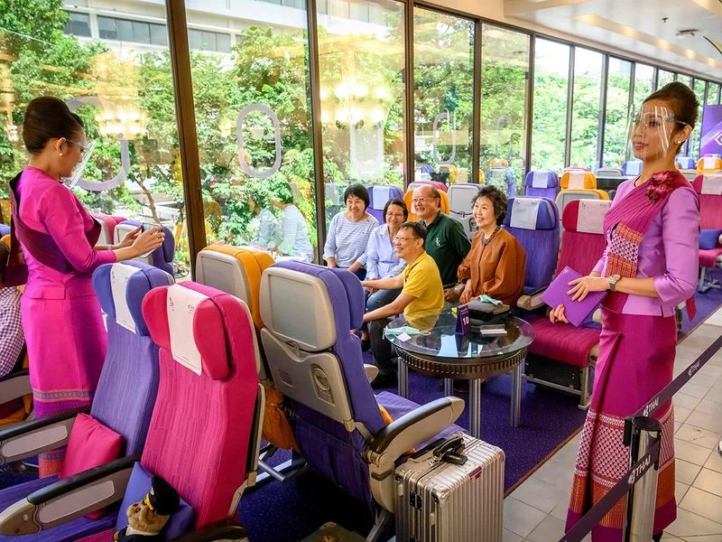 В Таиланде открыли ресторан для тех, кто скучает по путешествиям и перелетам на самолете - фото 490716