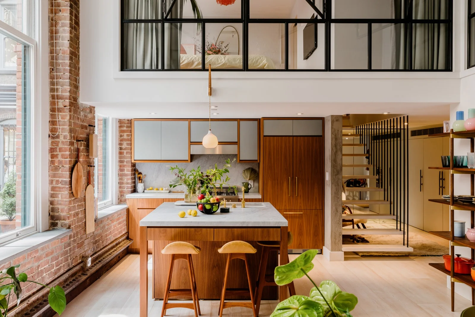 Супермодель Эльза Хоск продемонстрировала яркий интерьер своего дома - фото 491274