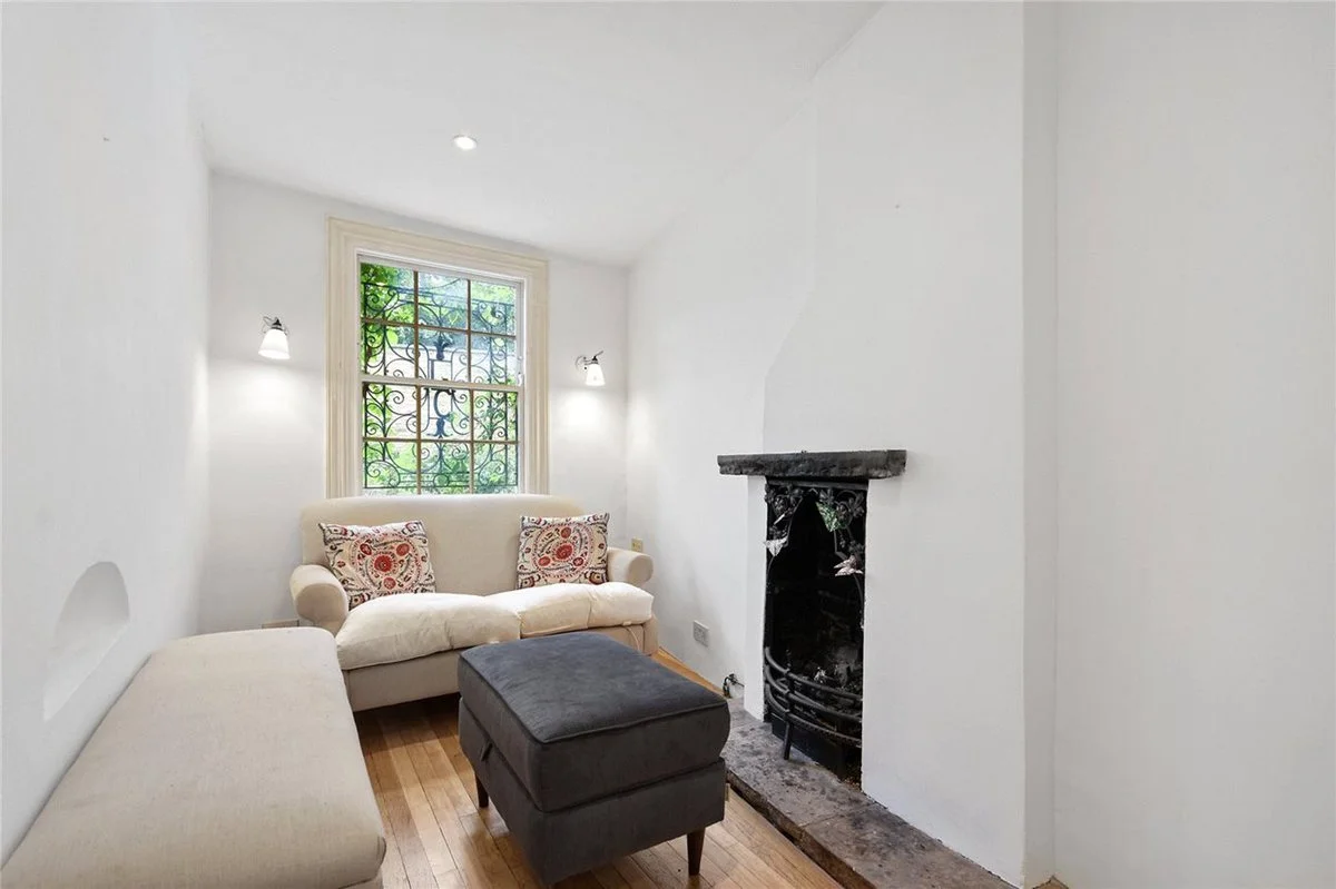 Для минималистов: в Лондоне продают самый узкий дом шириной 1,8 метра - фото 491904