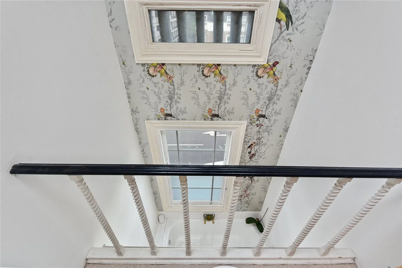 Для минималистов: в Лондоне продают самый узкий дом шириной 1,8 метра - фото 491909