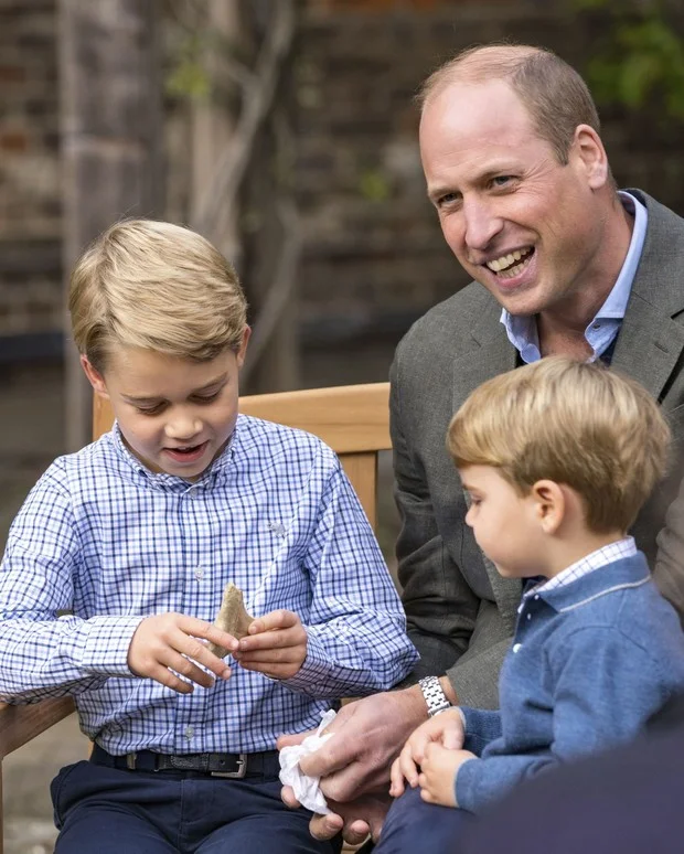 Кейт Миддлтон и принц Уильям поделились новыми фото детей - фото 492188