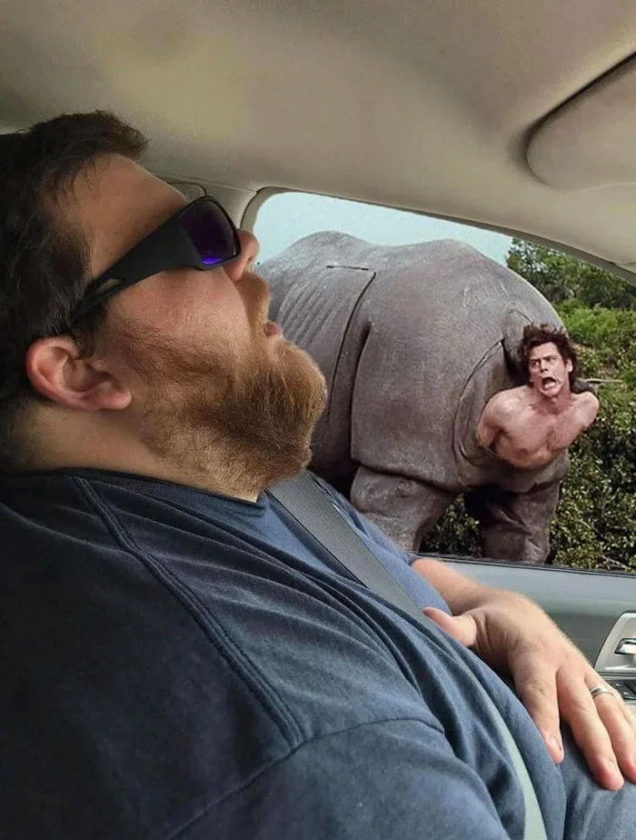 Мужчина заснул во время путешествия с открытым ртом и стал героем смешных мемов - фото 492809