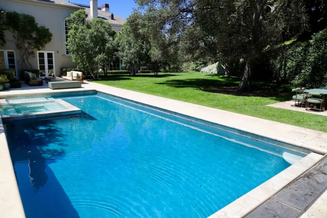 Ілон Маск продав свою резиденцію: ось як виглядає розкішний дім винахідника - фото 482122