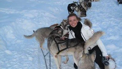 Инна Цимбалюк с женихом покаталась во Франции на собаках