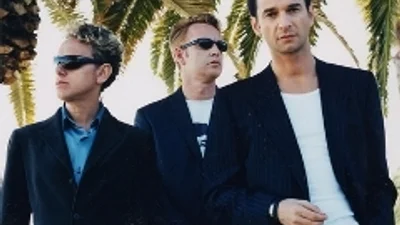 Для выступления в Киеве Depeche Mode заказали массажистку, а Крис Ри – 300 полотенец
