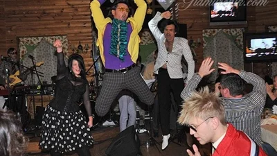 На звездных тусовках третий– не лишний. Руслана Писанка приставала к Козловскому, а Козловский к Дорну