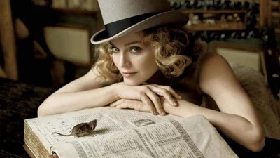 Этим летом Мадонна за 200 тысяч долларов слегка обновит лицо и тело.