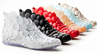 Ботильоны из пластика — обувной тренд сезона