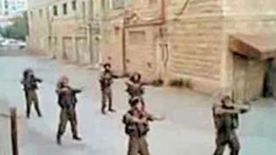 Израильские солдаты устроили танцы во время патрулирования Хеврона