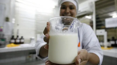  В Польше теперь парное молоко можно купить в автомате