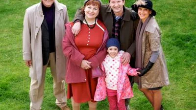 Гламурний шоу-біз відправили в село