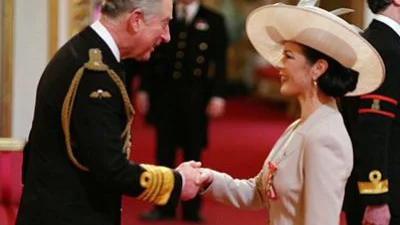 Актриса Кэтрин Зета-Джонс получила звание Командора