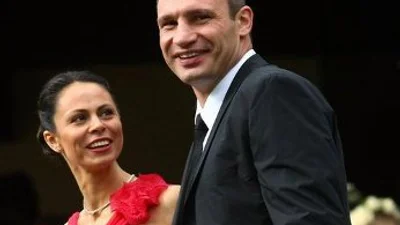 Виталий Кличко с супругой получил награду Пара года