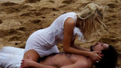 Оля Горбачева занялась сексом на пляже +ФОТО