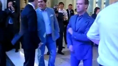 В Москве состоялся флеш-моб с танцами Медведева +ВИДЕО