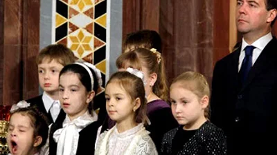 В России девочку назвали в честь Дмитрия Медведева