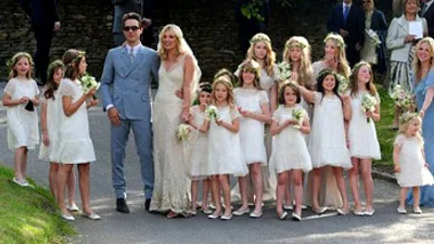 На свадьбе Кейт Мосс было 15 подружек невесты +ФОТО