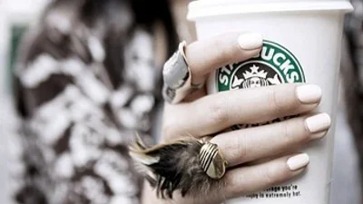 Кофейни Starbucks установили лимит на розетки 