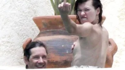 Голая Милла Йовович показала папарацци fuck +ФОТО