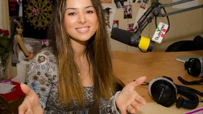 Злата Огневич спит на кухне