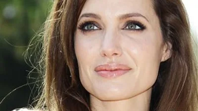 Режиссер Анджелина Джоли сняла фильм на сербохорватском языке