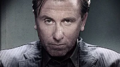 Звезда сериала «Теория лжи» вышел на подиум Prada