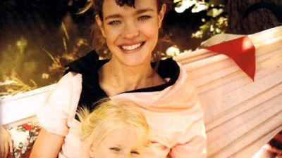 Наталья Водянова приглашает британцев на русские блины