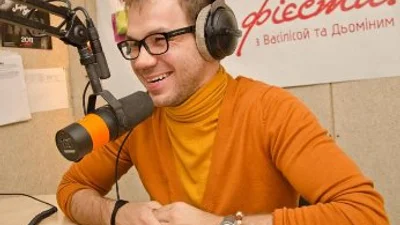 Зіркові love-story: Андре Тан подарує коханій сукню у формі серця