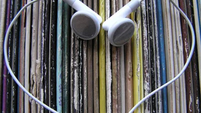 Люкс ФМ рекомендует прикольную музыку