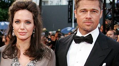 Анджелина Джоли и Брэд Питт официально обручились!
