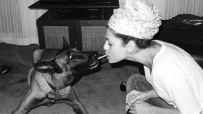 Ева Мендес купила собаку для охраны