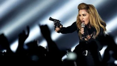 Французы требуют от Мадонны деньги за билеты 