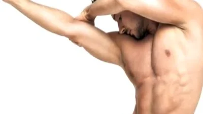 Лазарев обнажился для презентации хита