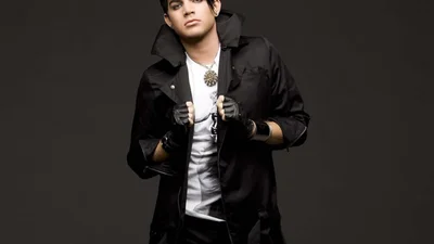 Детские фотографии Адама Ламберта шокируют