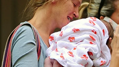 Ума Турман впервые показала дочку